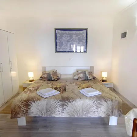 Cozy Beachside Retreat Lejlighed