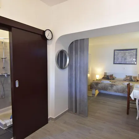 Cozy Beachside Retreat Апартаменты Замбратия