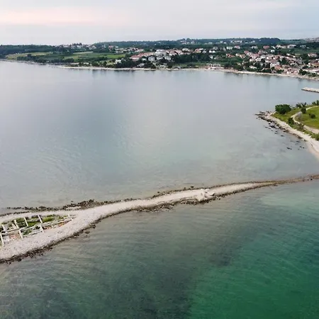 Cozy Beachside Retreat Zambratija (Istria)
